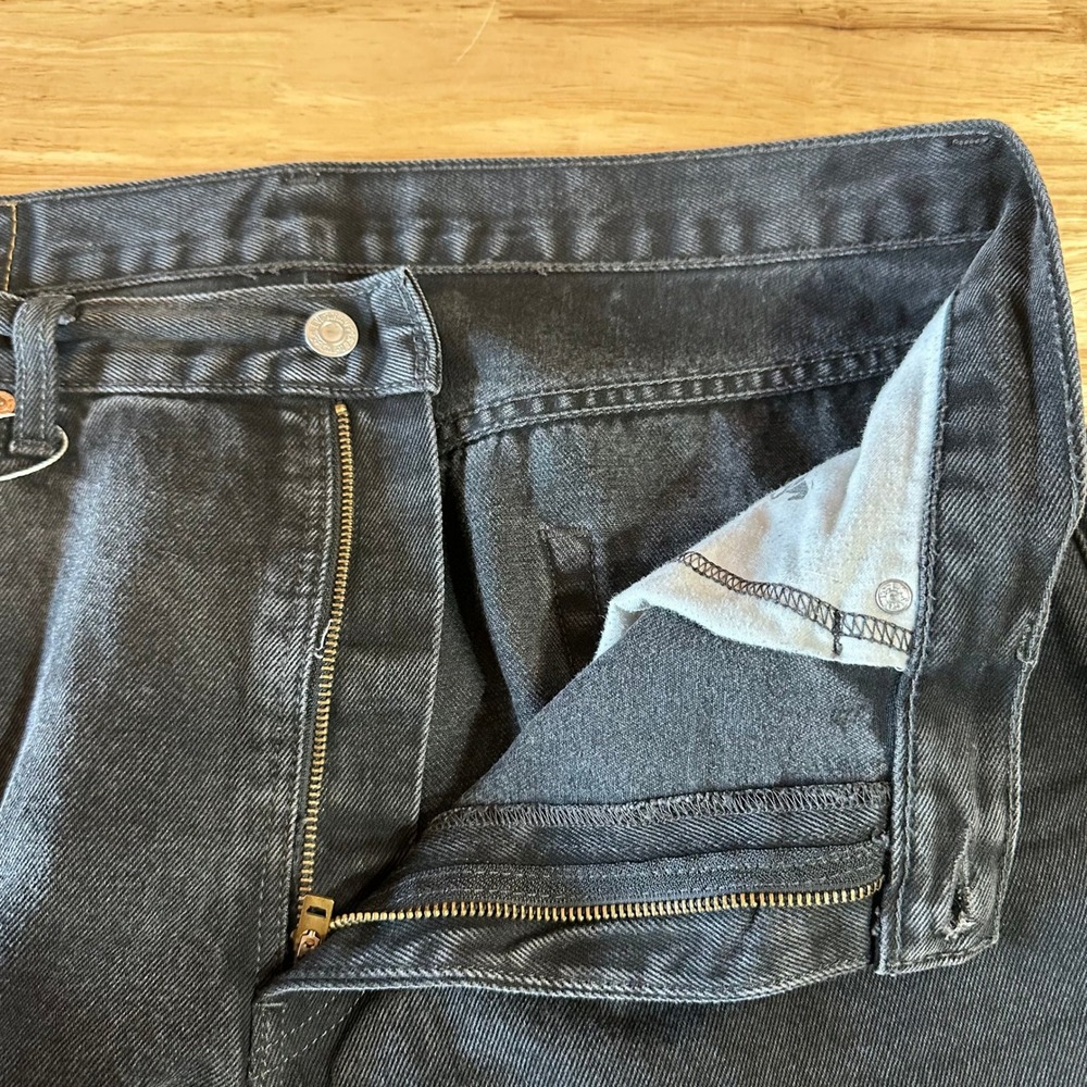 Levis 550 Black Red Tab Relaxed Tapered Mens Jeans 36x30 - Picture 12 of 15